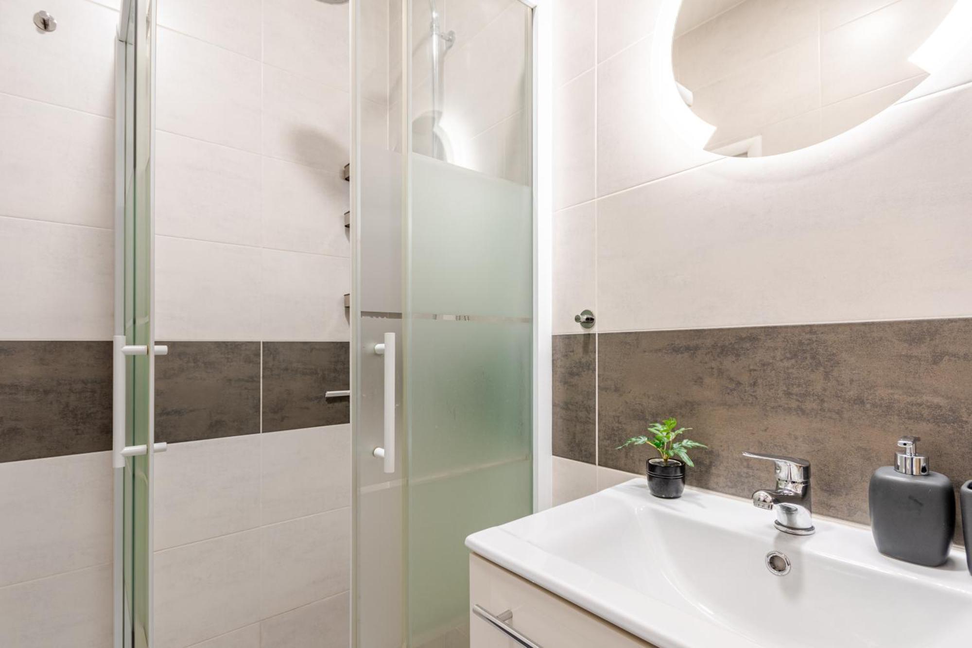 Appartement Charm Deco Near Old Town, All-friendly